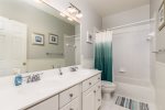 Sunset Island 53 Island Edge Drive Shared Bathroom
